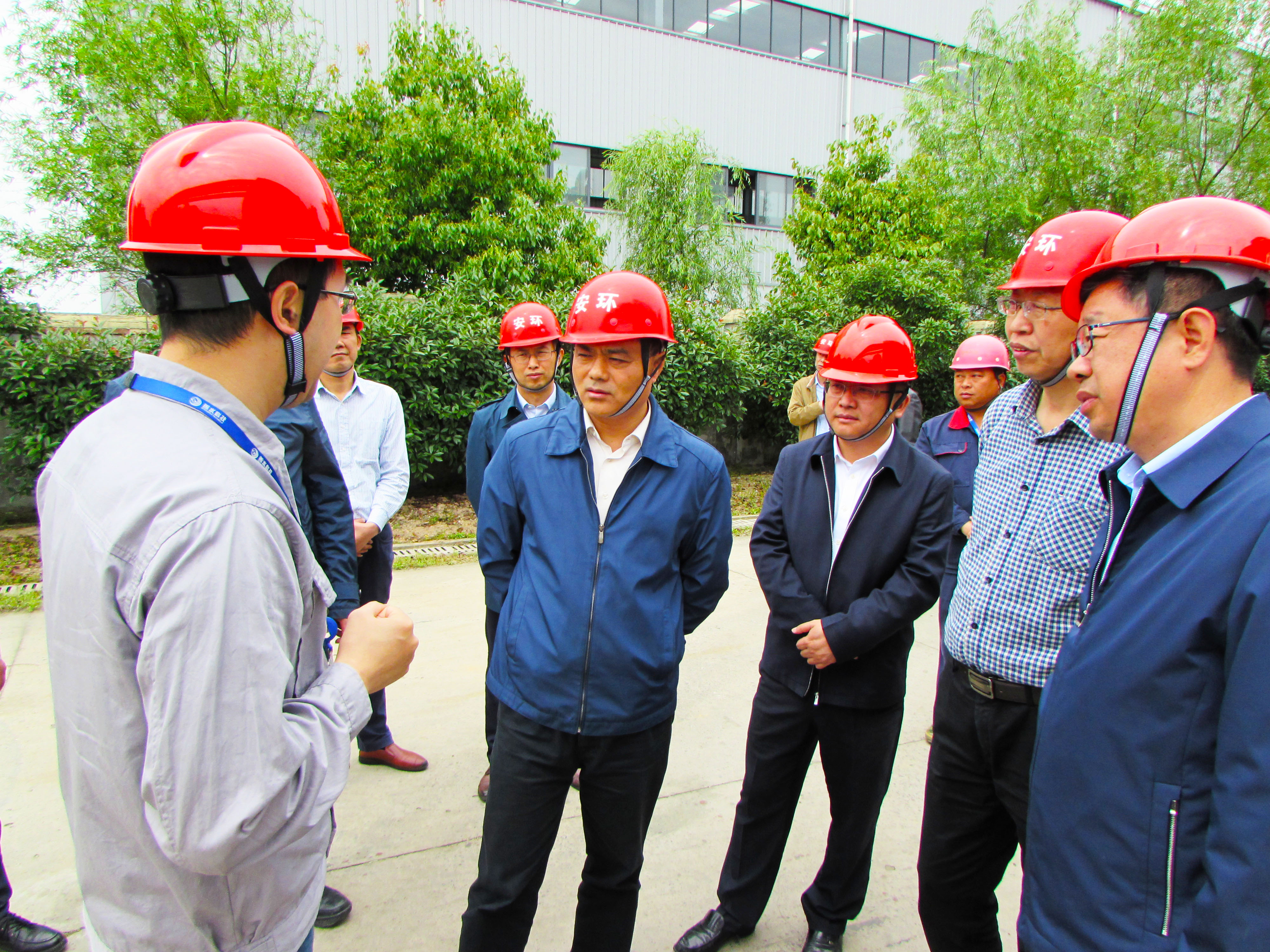 國務(wù)院安委會第六危化專項(xiàng)巡查組檢查我司安全生產(chǎn)工作.jpg 國務(wù)院安委會第六危化專項(xiàng)巡查組檢查我司安全生產(chǎn)工作.jpg